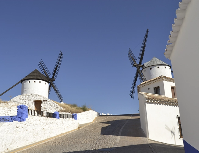 Casa rural, molinos y tierra de gigantes